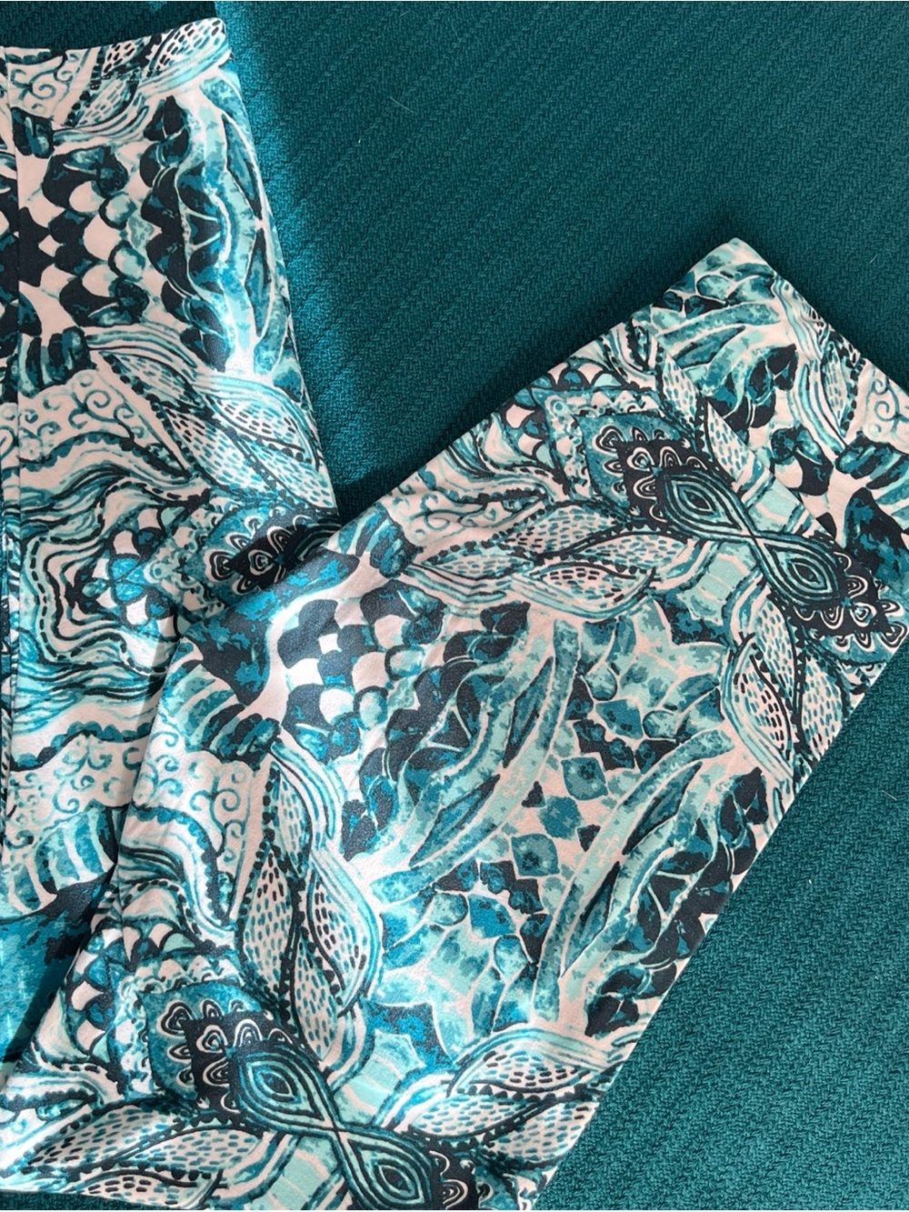 LuLaRoe Teal, White & Black Patterned Leggings